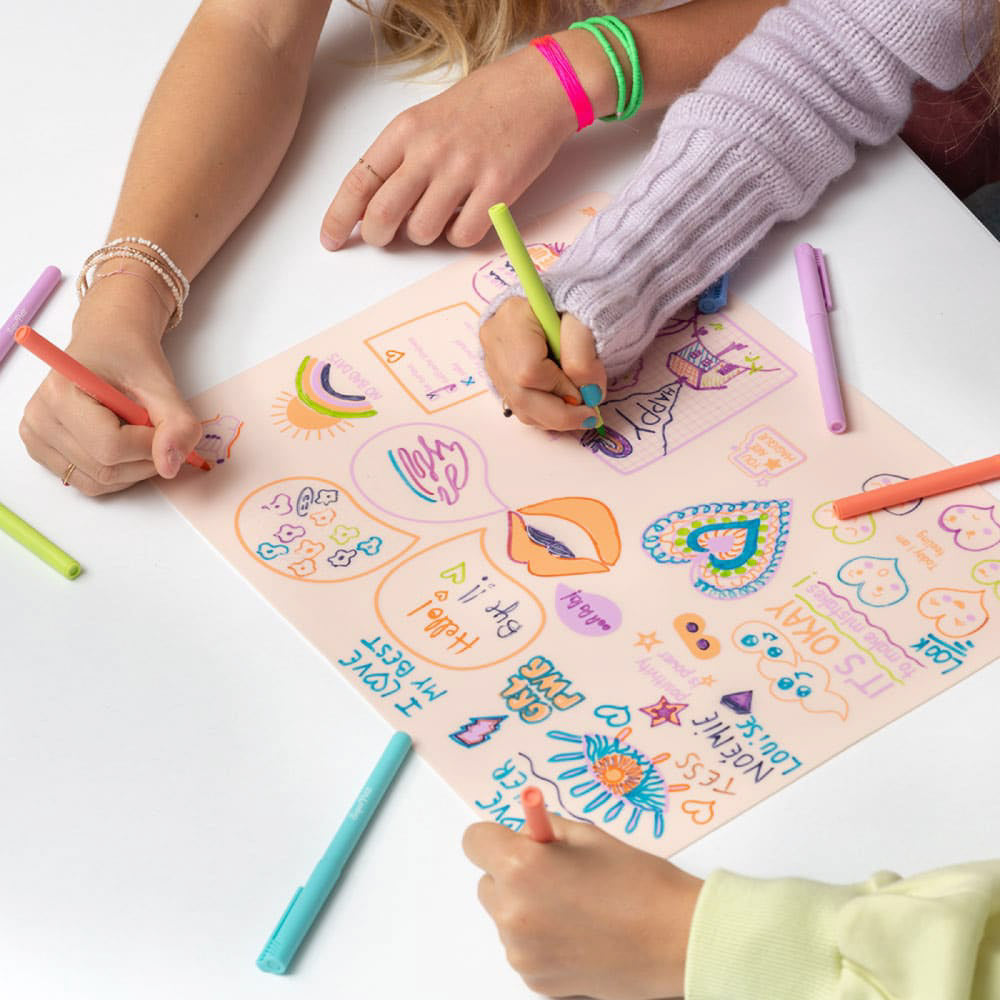 Graffiti Mat Ado – Sous-Main en Silicone Réutilisable